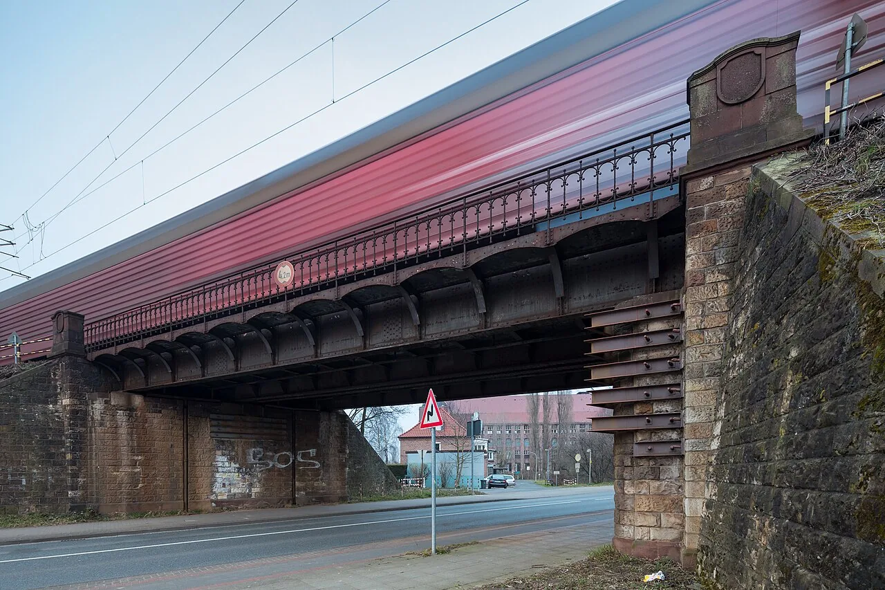 Railroad bridge freight train bypass Wunstorfer Strasse Ahlem Limmer Hannover Germany 01