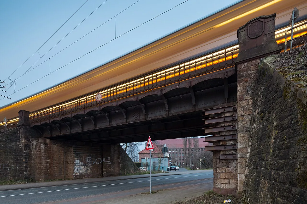 Railroad bridge freight train bypass Wunstorfer Strasse Ahlem Limmer Hannover Germany 02